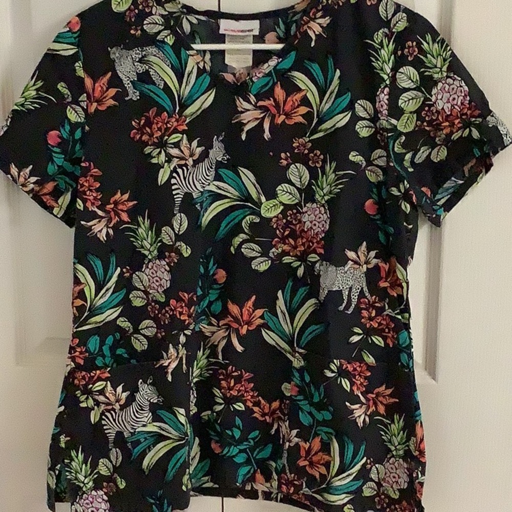 Scrubstar Size M 100% Cotton Floral Black Top with Zebra Print